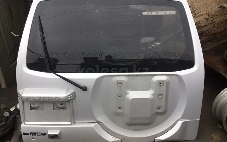 Крышка Багажника Mitsubishi Pajero за 100 000 тг. в Алматы