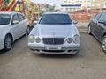 Mercedes-Benz E 320 2000 года за 5 000 000 тг. в Атырау – фото 2