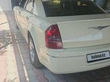 Chrysler 300C 2005 года за 2 000 000 тг. в Алматы – фото 3