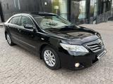 Toyota Camry 2010 года за 8 900 000 тг. в Алматы – фото 2