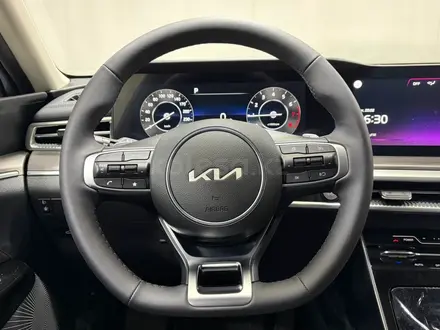 Kia K5 Prestige 2025 года за 13 800 000 тг. в Алматы – фото 13