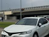 Toyota Camry 2020 года за 15 000 000 тг. в Алматы – фото 2