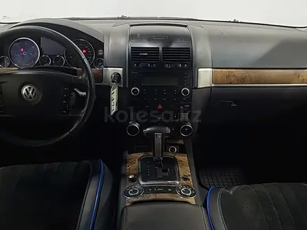 Volkswagen Touareg 2008 года за 4 990 000 тг. в Алматы – фото 14