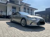 Lexus ES 250 2018 года за 19 700 008 тг. в Астана – фото 2