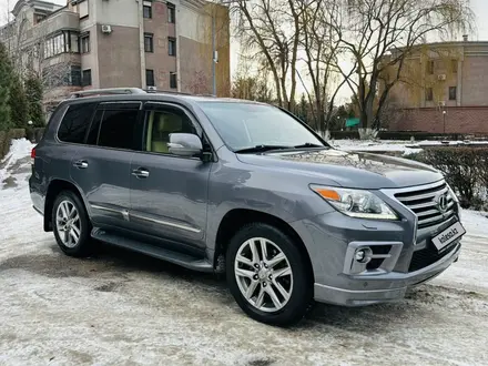 Lexus LX 570 2014 года за 25 750 000 тг. в Алматы – фото 2