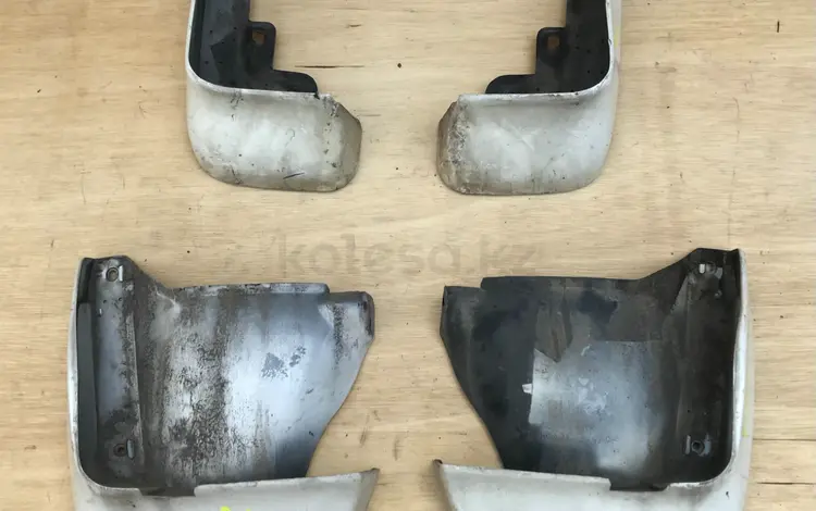 Брызговики Honda за 15 000 тг. в Алматы