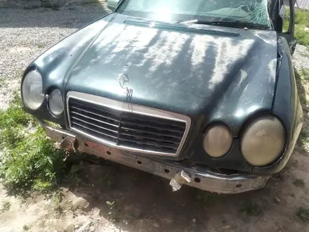 Mercedes-Benz E 230 1996 года за 10 000 тг. в Алматы