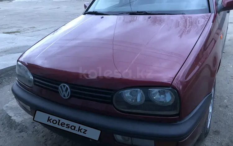 Volkswagen Golf 1996 года за 2 100 000 тг. в Семей