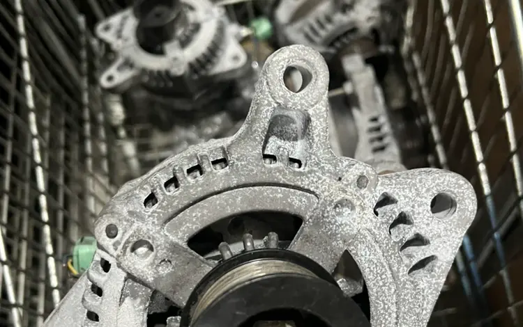 Привозной оригинал генератор 2TR TOYOTA за 2 000 тг. в Алматы
