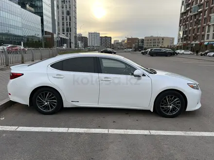 Lexus ES 300h 2012 года за 10 100 000 тг. в Астана – фото 4