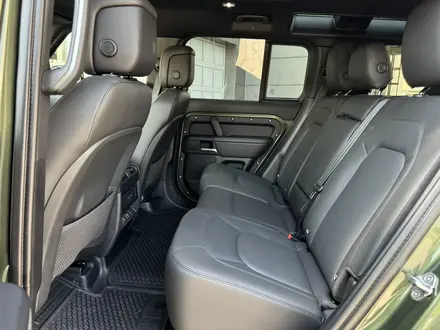 Land Rover Defender 2026 года за 66 900 000 тг. в Алматы – фото 12