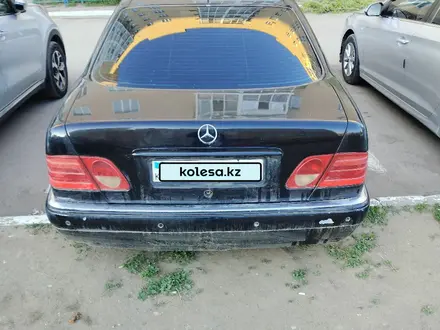 Mercedes-Benz E 240 1998 года за 1 800 000 тг. в Астана – фото 5