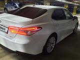 Toyota Camry 2019 года за 12 800 000 тг. в Алматы – фото 3