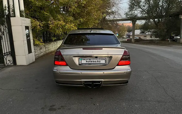 Mercedes-Benz E 320 2004 года за 5 000 000 тг. в Астана