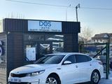 Kia K5 2017 года за 7 300 000 тг. в Караганда