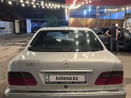 Mercedes-Benz E 320 1997 года за 3 500 000 тг. в Алматы – фото 4