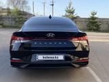 Hyundai Elantra 2021 года за 9 800 000 тг. в Алматы – фото 2