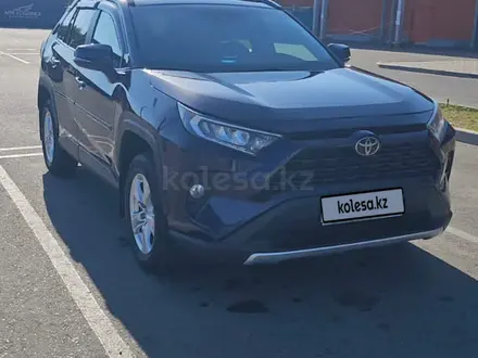 Toyota RAV4 2021 года за 14 500 000 тг. в Алматы