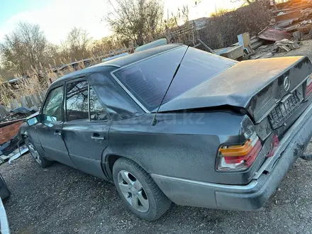 Mercedes-Benz E 230 1991 года за 500 000 тг. в Балхаш – фото 7