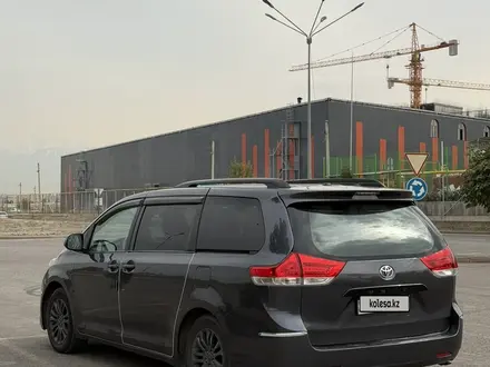 Toyota Sienna 2013 года за 11 100 000 тг. в Алматы – фото 3
