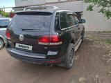 Volkswagen Touareg 2007 года за 8 300 000 тг. в Уральск – фото 5