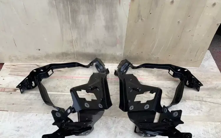 Кронштейн фары от Mercedes E/w212 до рестайлинг за 20 000 тг. в Алматы