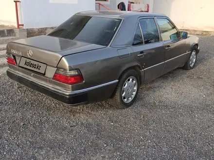 Mercedes-Benz E 200 1993 года за 1 500 000 тг. в Кызылорда – фото 6