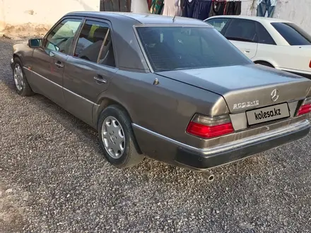 Mercedes-Benz E 200 1993 года за 1 500 000 тг. в Кызылорда – фото 7