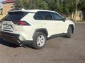 Toyota RAV4 2021 года за 14 950 000 тг. в Астана – фото 4