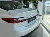 Toyota Camry Elegance eCVT 2026 года за 18 790 000 тг. в Алматы – фото 2