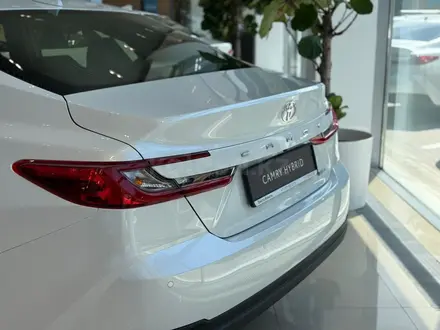 Toyota Camry Elegance eCVT 2026 года за 18 790 000 тг. в Алматы – фото 2