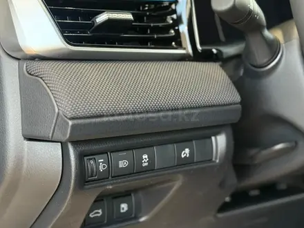 Toyota Camry Elegance eCVT 2026 года за 18 790 000 тг. в Алматы – фото 7