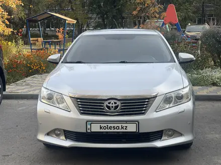 Toyota Camry 2014 года за 9 100 000 тг. в Усть-Каменогорск – фото 2