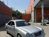 Mercedes-Benz E 320 1999 годаүшін7 200 000 тг. в Алматы – фото 2