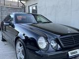 Mercedes-Benz CLK 320 2001 годаүшін3 700 000 тг. в Шымкент