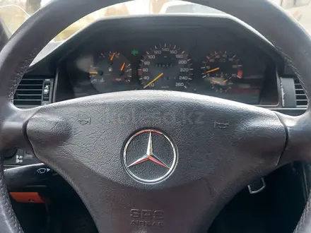Mercedes-Benz E 200 1995 года за 1 900 000 тг. в Уральск – фото 3