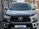 Toyota Hilux 2021 года за 19 200 000 тг. в Алматы – фото 2