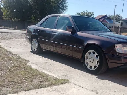 Mercedes-Benz E 220 1993 года за 2 800 000 тг. в Тараз – фото 7