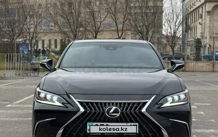Lexus ES 350 2021 года за 26 000 000 тг. в Алматы
