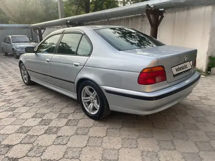 BMW 528 1998 года за 5 200 000 тг. в Тараз – фото 2