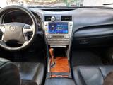 Toyota Camry 2010 года за 7 800 000 тг. в Шымкент – фото 4