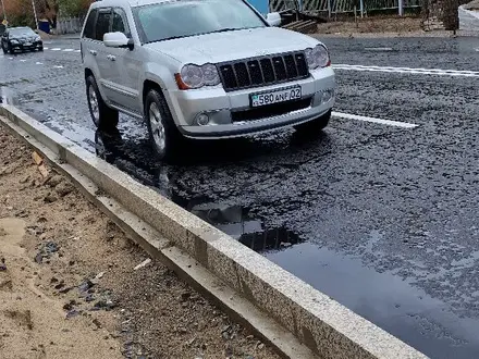 Jeep Grand Cherokee 2008 года за 12 500 000 тг. в Атырау – фото 2