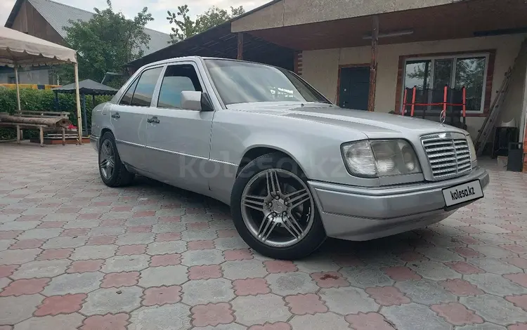 Mercedes-Benz E 220 1995 года за 2 000 000 тг. в Алматы
