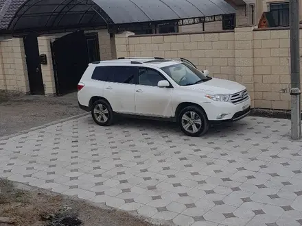 Toyota Highlander 2013 года за 10 000 000 тг. в Актобе