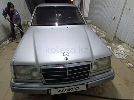 Mercedes-Benz E 200 1994 года за 2 300 000 тг. в Кызылорда – фото 4