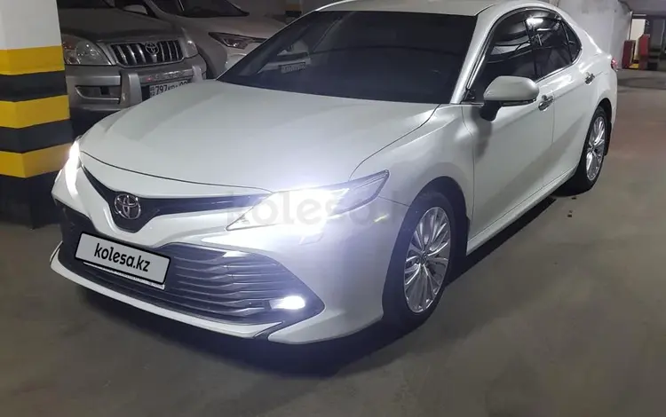 Toyota Camry 2019 года за 14 300 000 тг. в Алматы