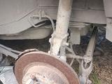 Mazda 626 кронус, запчасти по кузову за 1 000 тг. в Актобе – фото 4