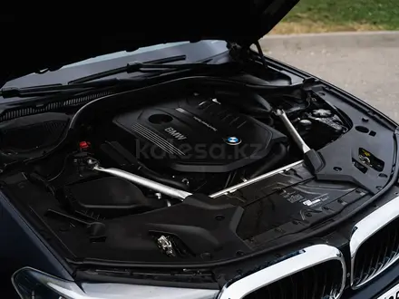 BMW 540 2018 года за 26 500 000 тг. в Алматы – фото 6