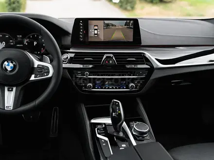 BMW 540 2018 года за 26 500 000 тг. в Алматы – фото 8