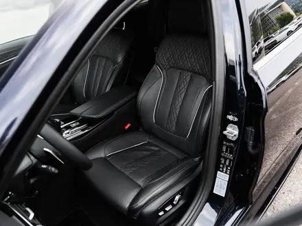 BMW 540 2018 года за 26 500 000 тг. в Алматы – фото 19